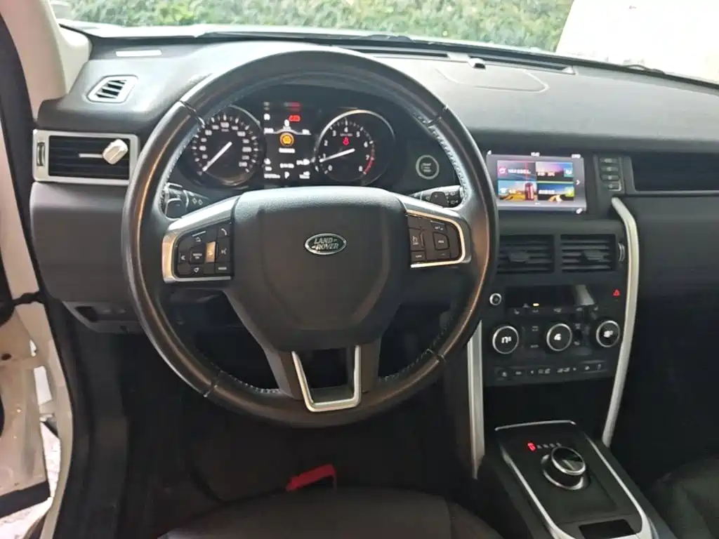 Land Rover Discovery Sport 2018 — фото 11