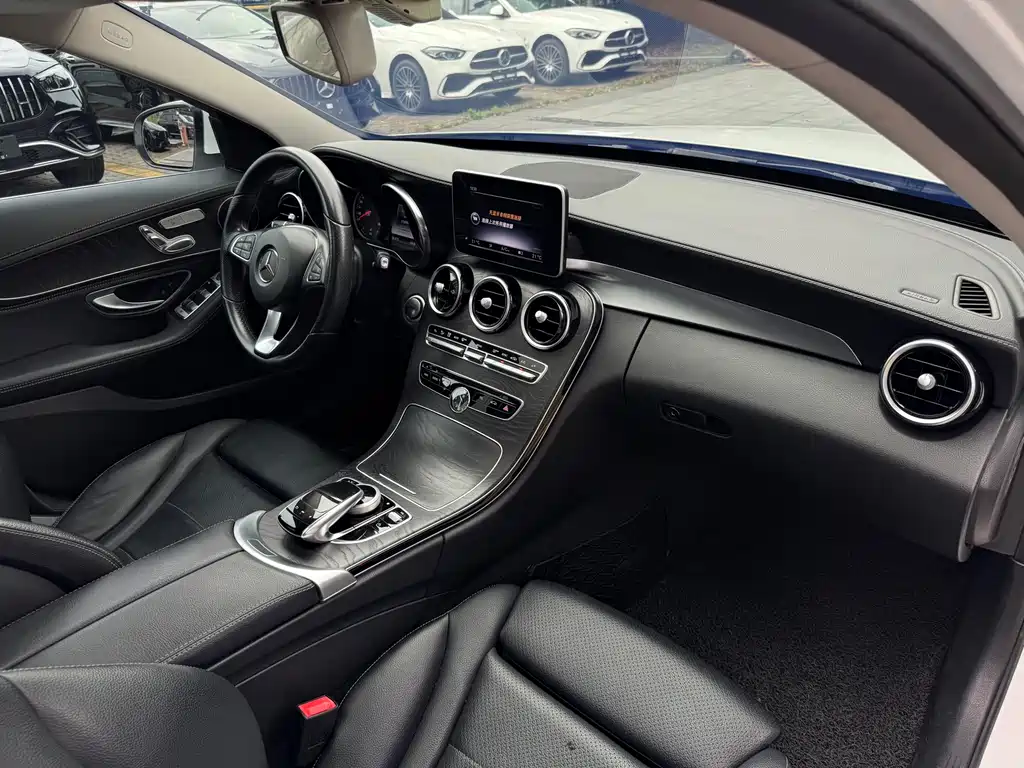 Mercedes-Benz C-Class 2017 — фото 17