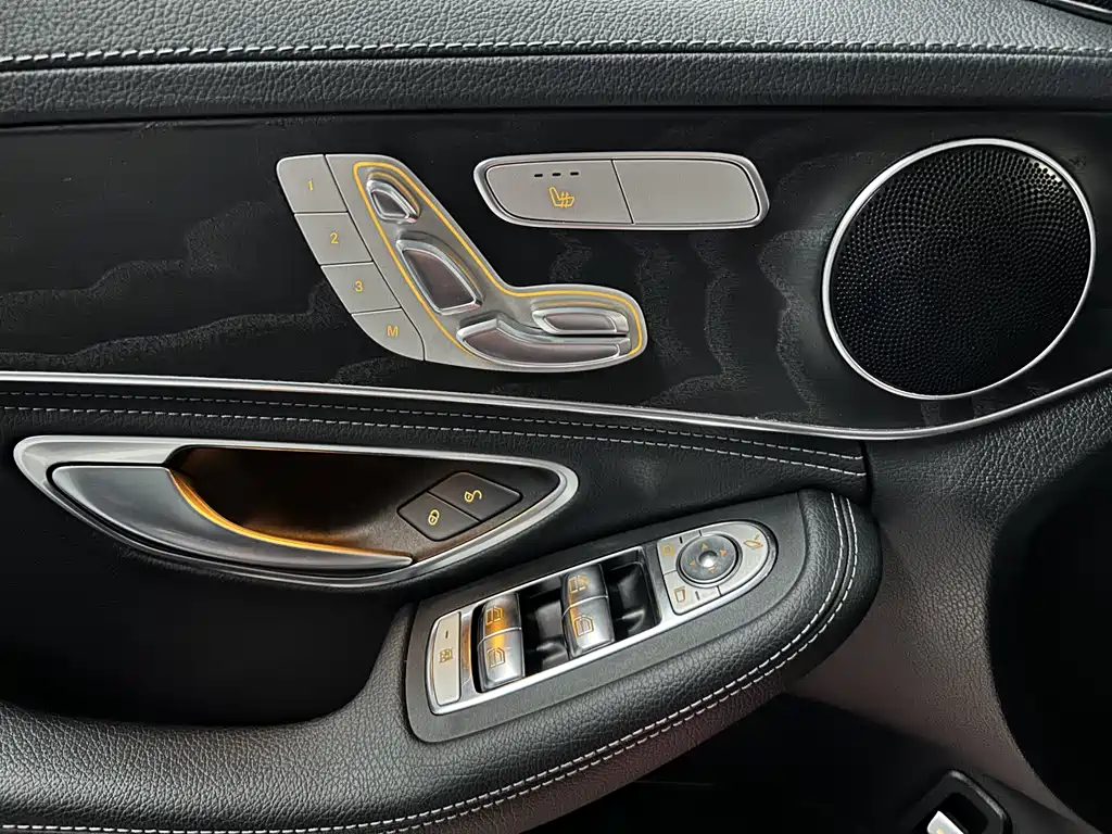 Mercedes-Benz C-Class 2020 — фото 12