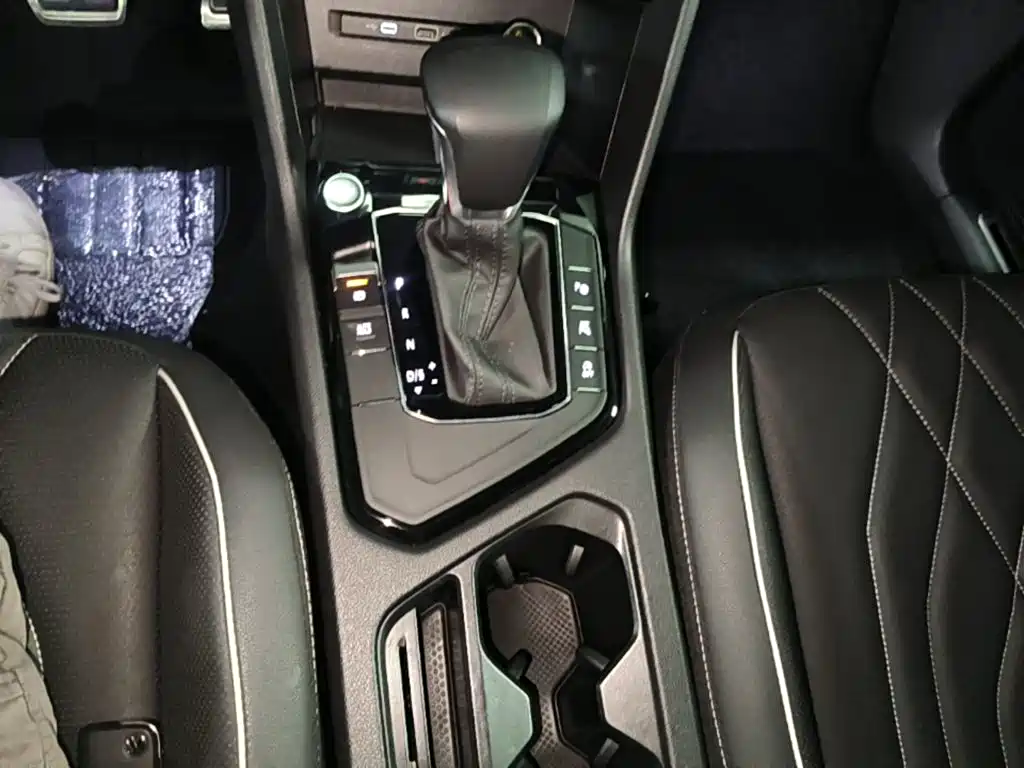 Volkswagen Tiguan L 2022 — фото 14