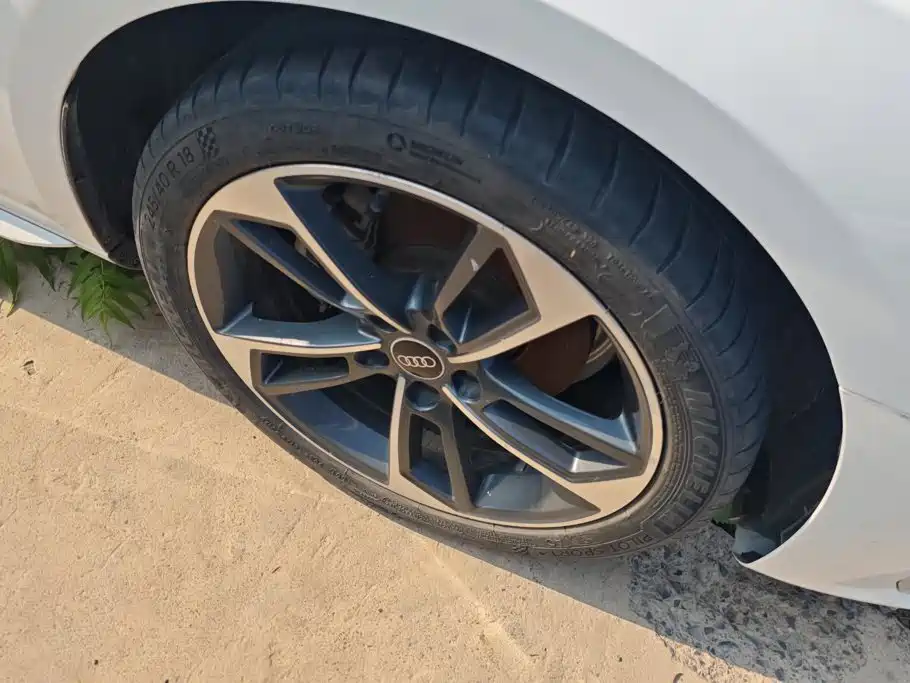 Audi A4L 2023