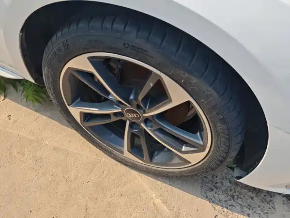 Audi A4L 2023