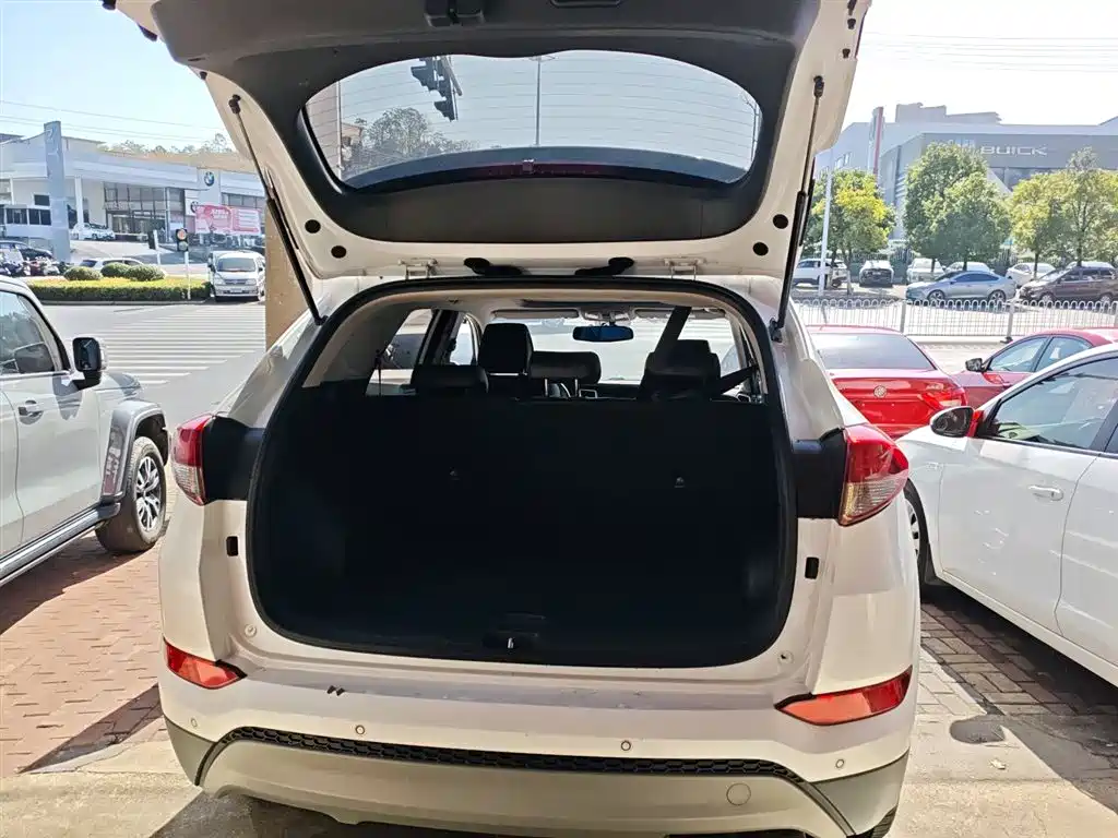 Hyundai Tucson 2018 — фото 16