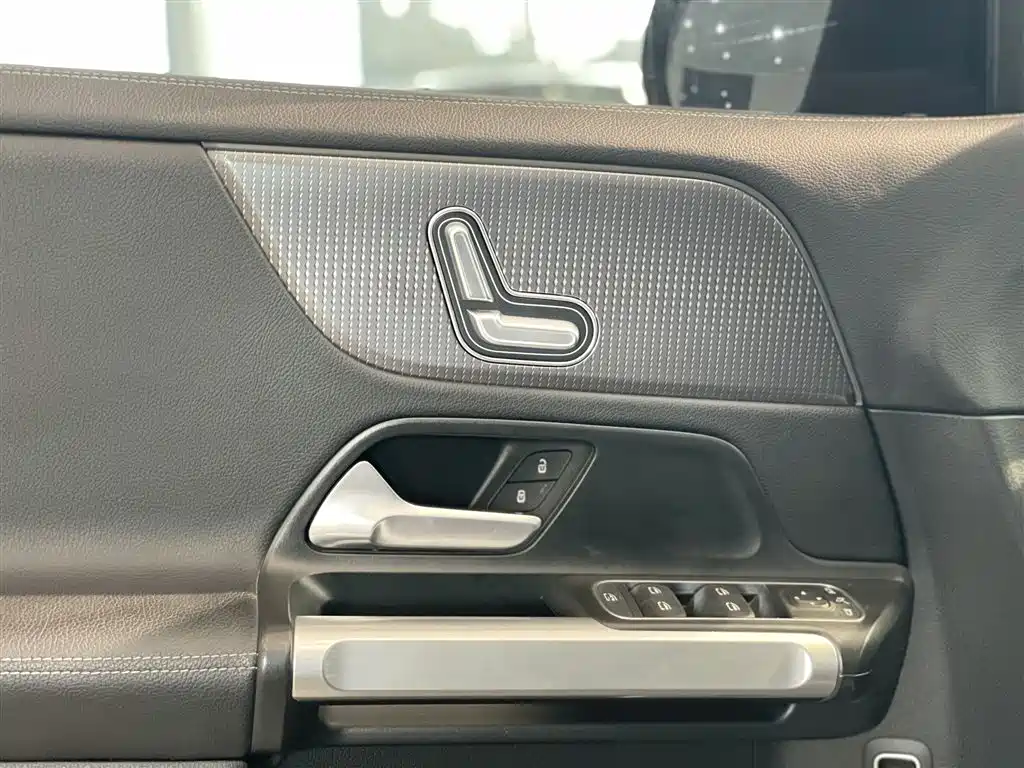 Mercedes-Benz GLB 2021 — фото 15