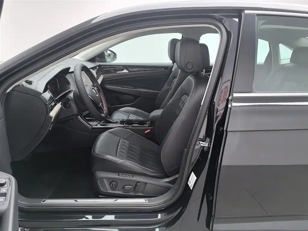 Volkswagen Passat 2021 — фото 10