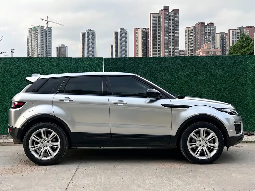 Land Rover Evoque 2017 — фото 11