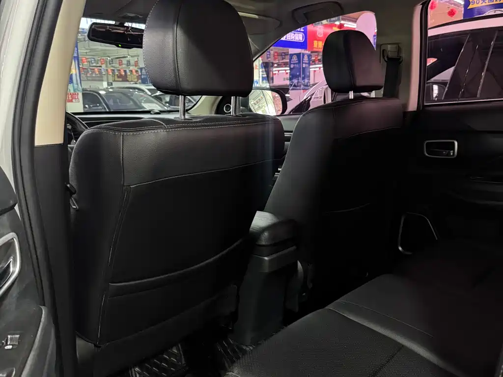 Mitsubishi Outlander 2018