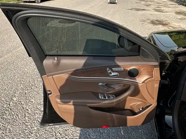 Mercedes-Benz E-Class 2022