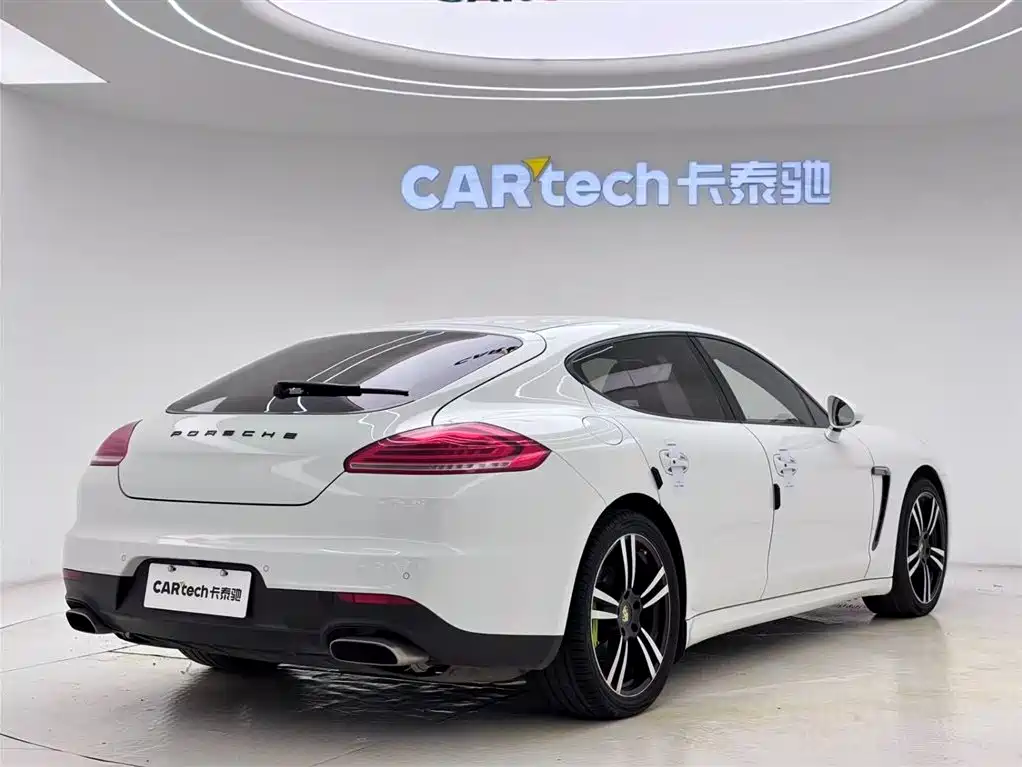 Porsche Panamera 2015 — фото 12