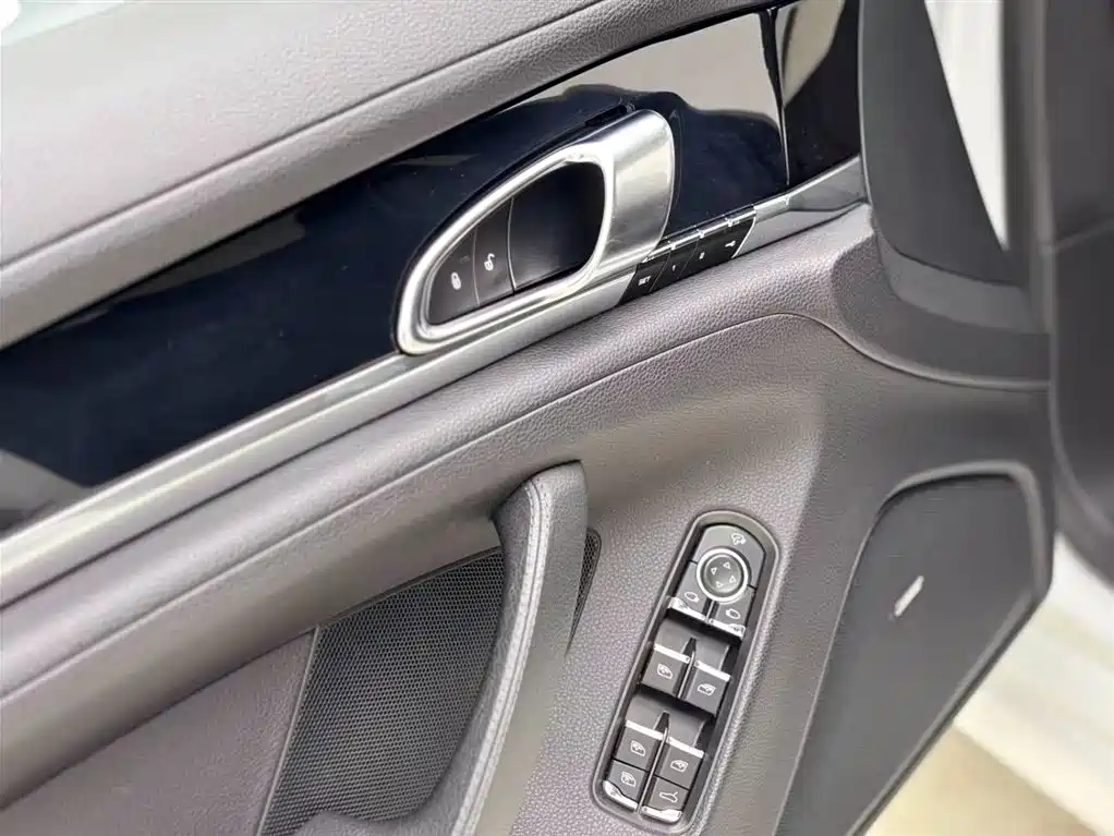 Porsche Panamera 2015 — фото 30