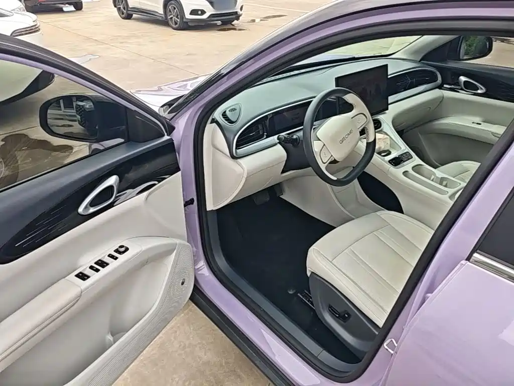 Geely Galaxy Starwish 2025 — фото 16