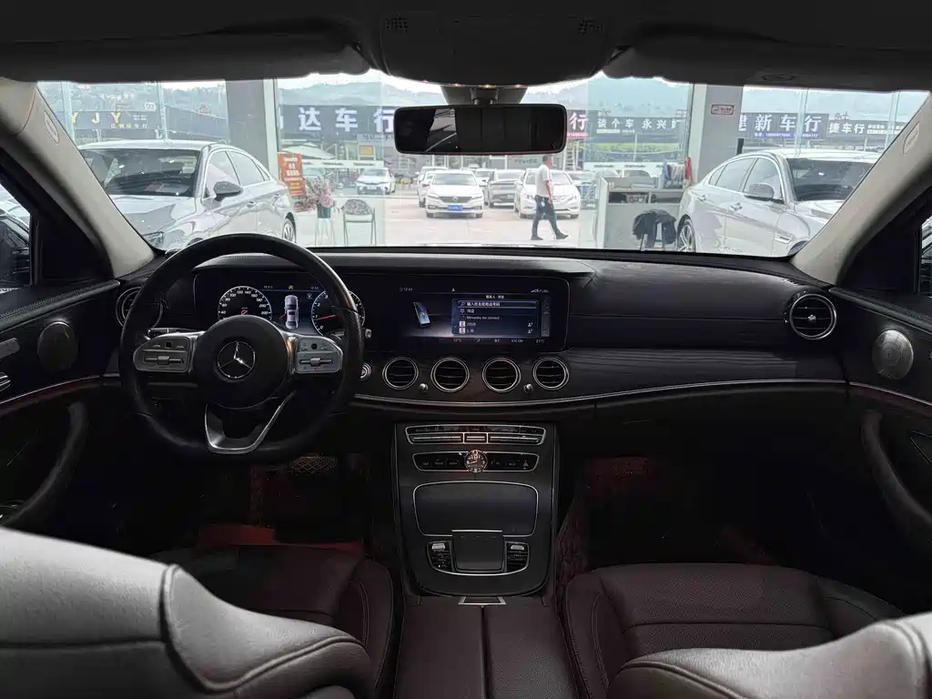 Mercedes-Benz E-Class 2020 — фото 9