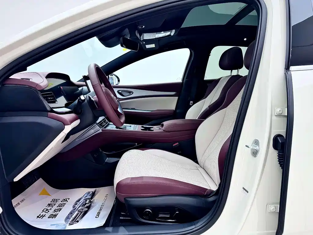 BYD Seal 07 DM-i 2026 — фото 13