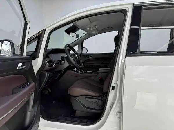 GAC Trumpchi M6 2024