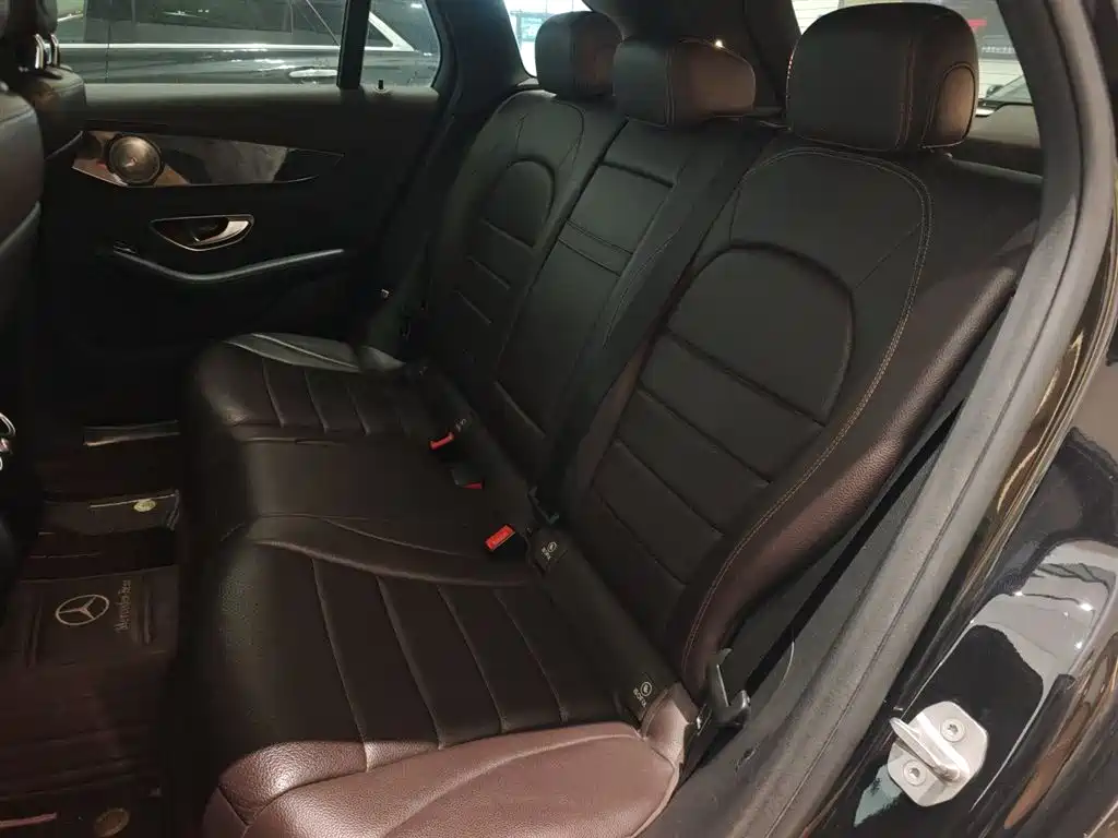 Mercedes-Benz GLC 2018 — фото 14