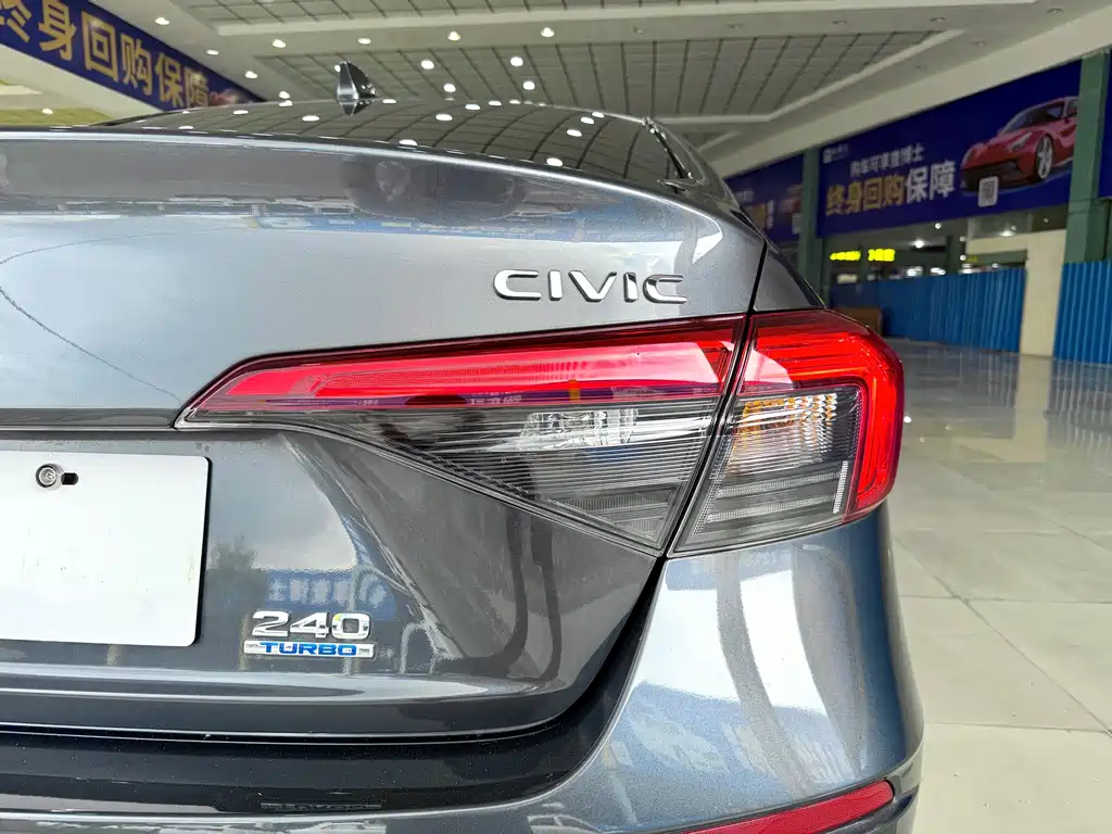 Honda Civic 2023 — фото 11