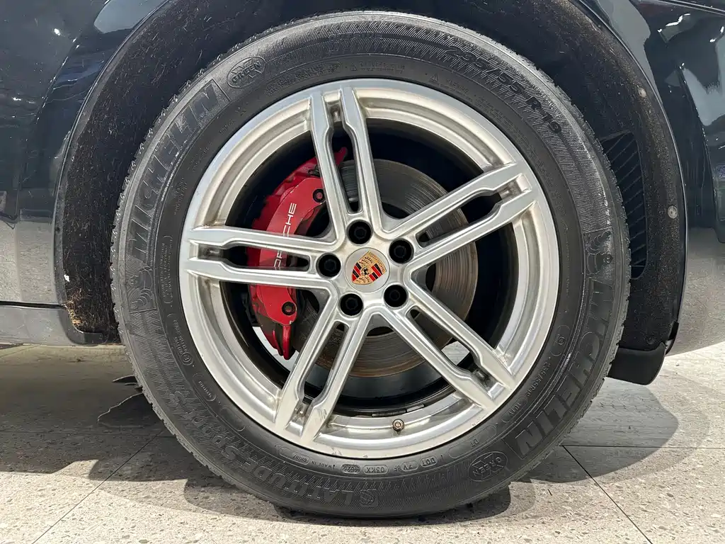 Porsche Macan 2015 — фото 30