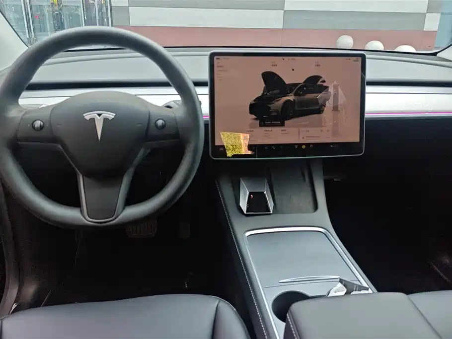 Tesla Model Y 2022 — фото 12