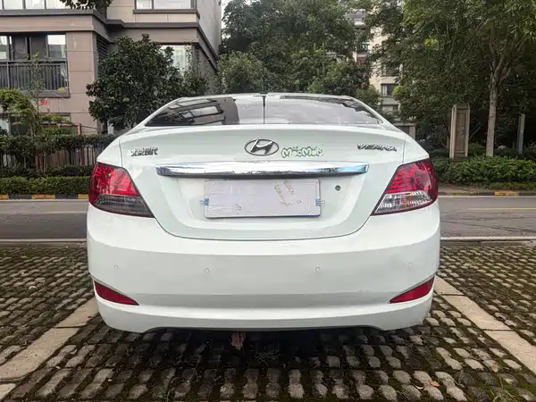 Hyundai Accent 2013