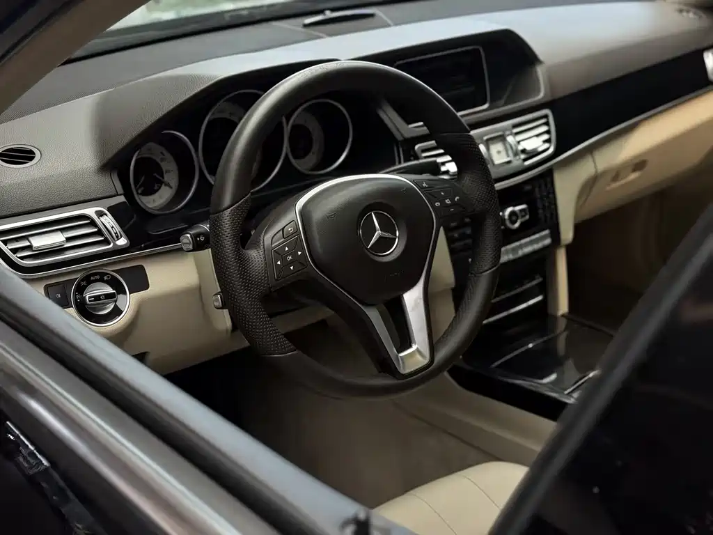Mercedes-Benz E-Class 2014 — фото 13