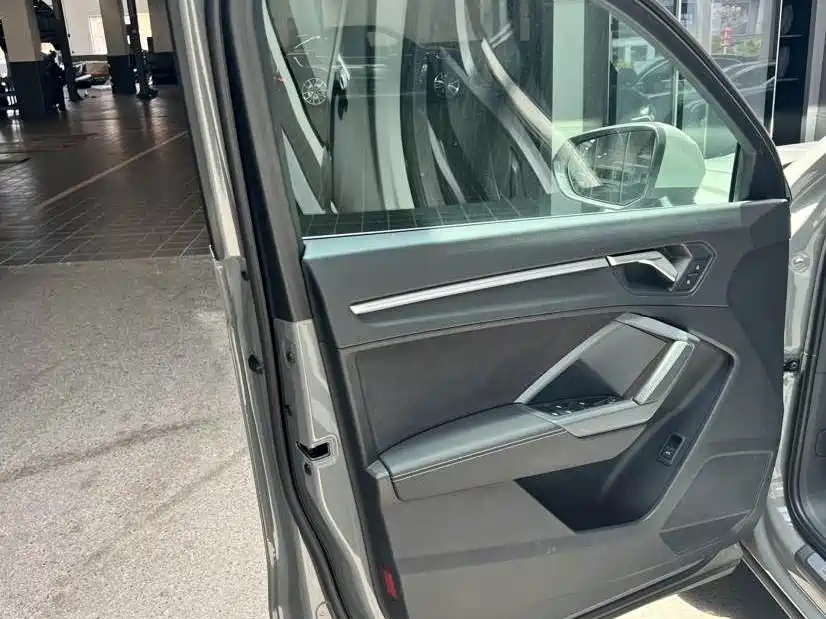 Audi Q3 2024 — фото 11