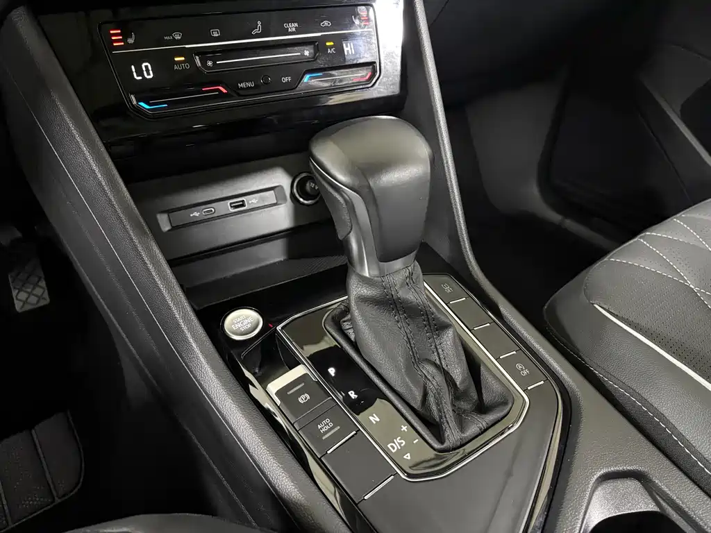 Volkswagen Tiguan L 2022 — фото 16