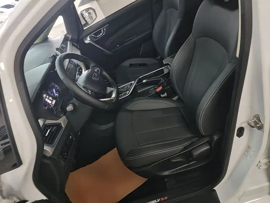 Geely Vision X3 2020 — фото 15