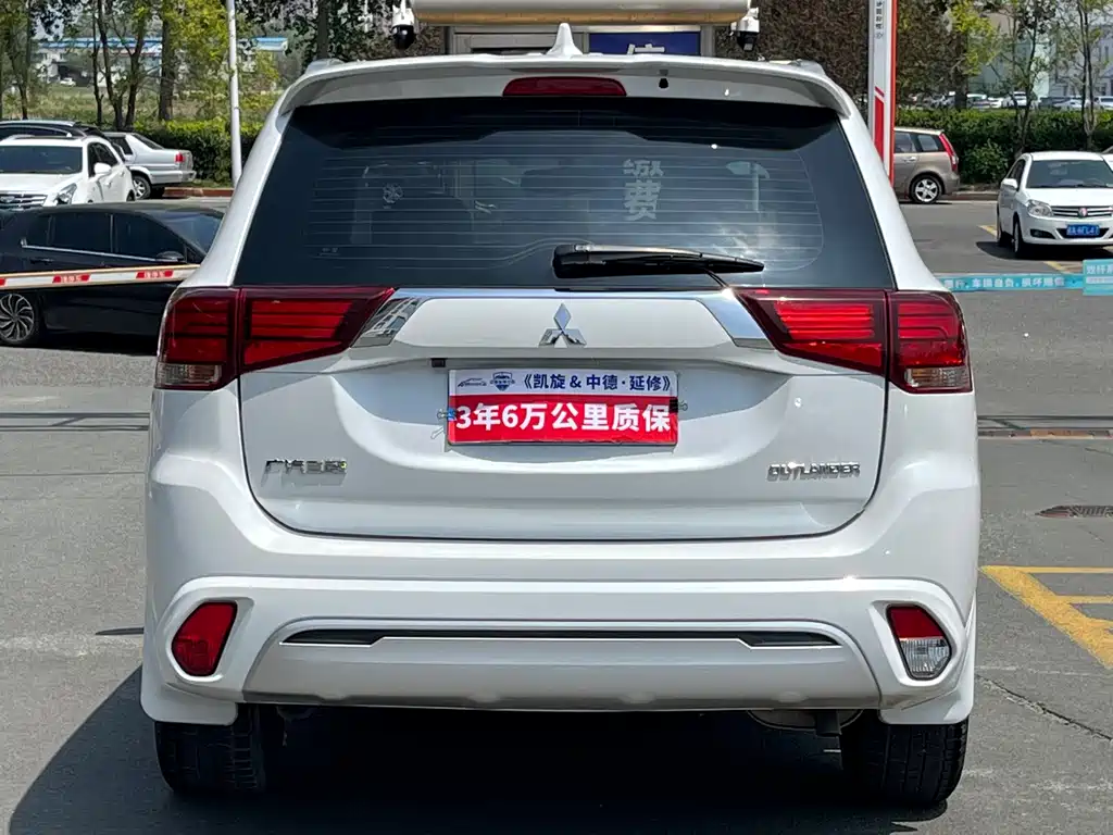 Mitsubishi Outlander 2021 — фото 5