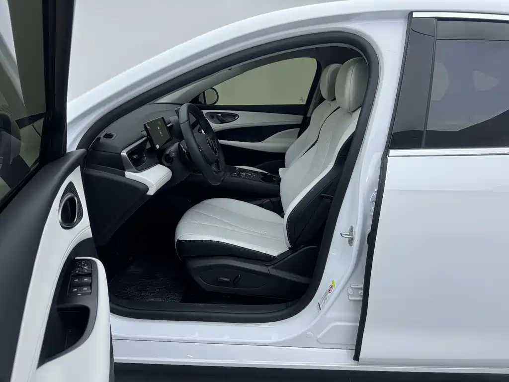 BYD Seal 05 DM-i 2025 — фото 6
