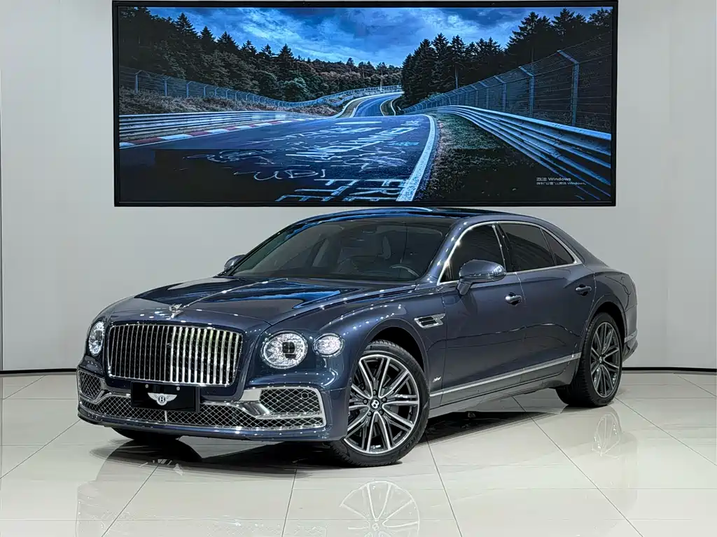 Bentley Flying Spur Plug-In Hybrid 2022 — фото 1
