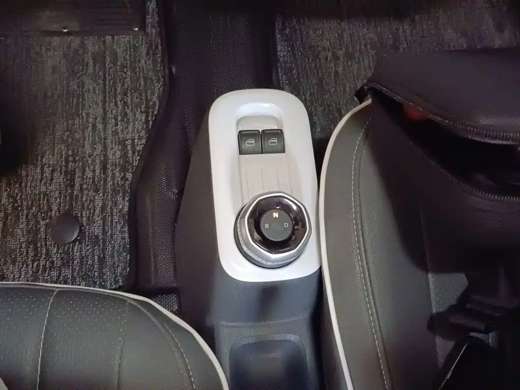 Geely Galaxy Panda 2025 — фото 11