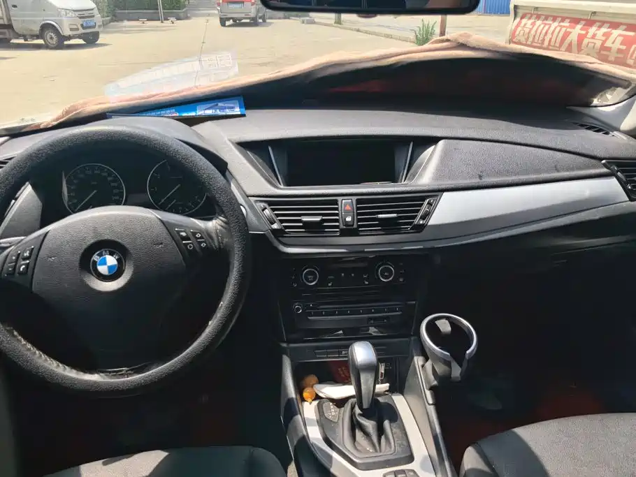 BMW X1 2014 — фото 12