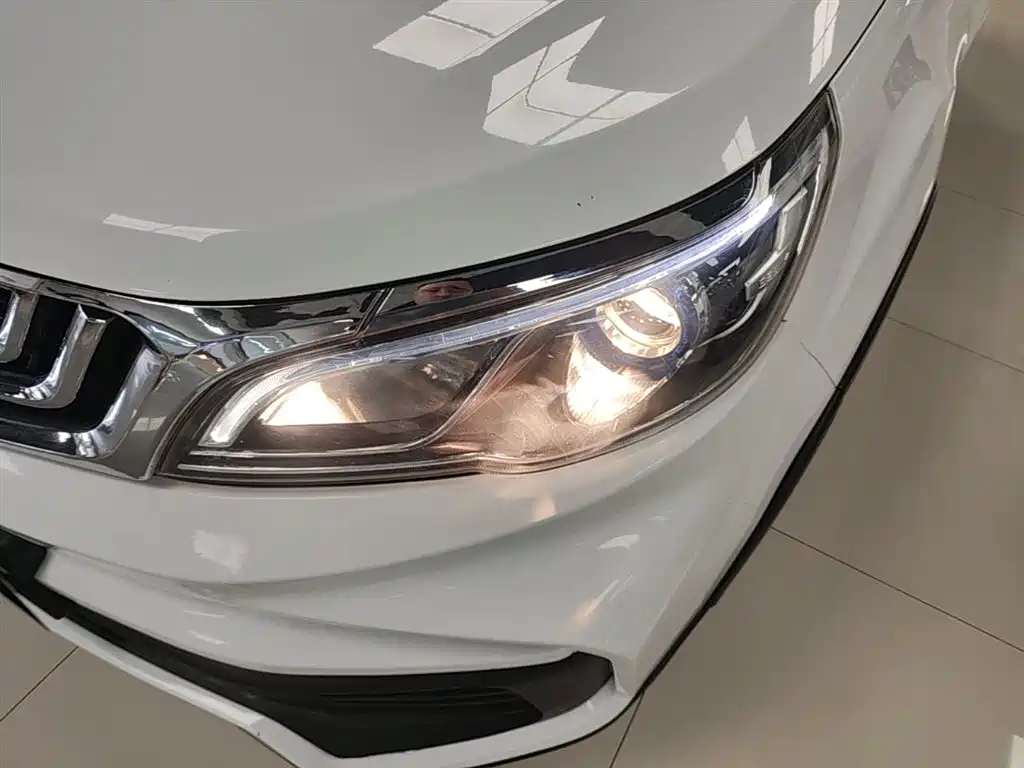 Geely Vision X3 2020 — фото 24
