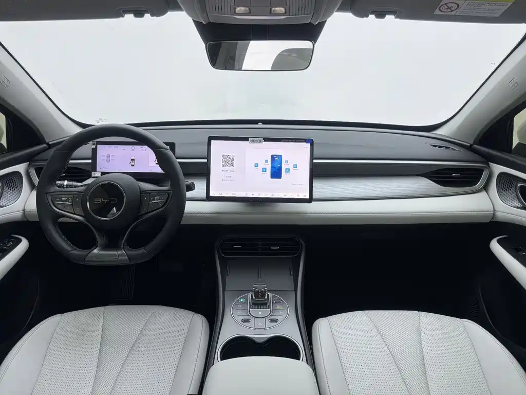 BYD Seal 05 DM-i 2025 — фото 9