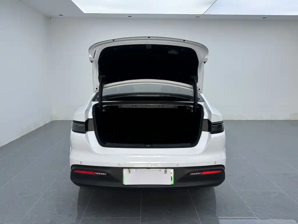 BYD Seal 05 DM-i 2025 — фото 19