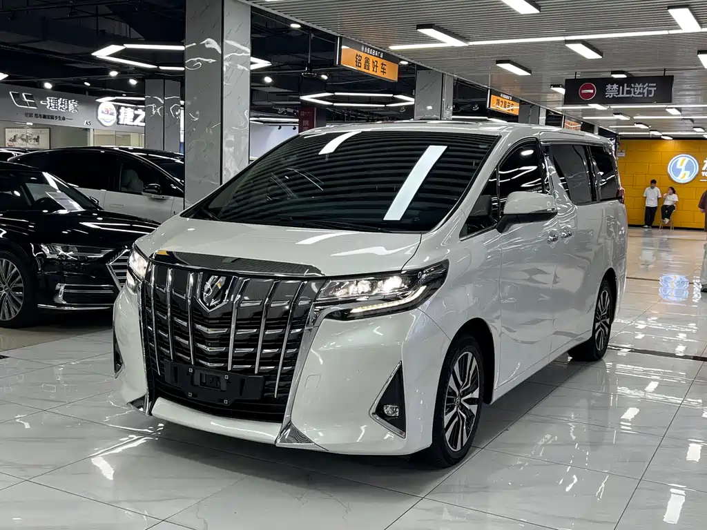 Toyota Alphard 2018 — фото 1