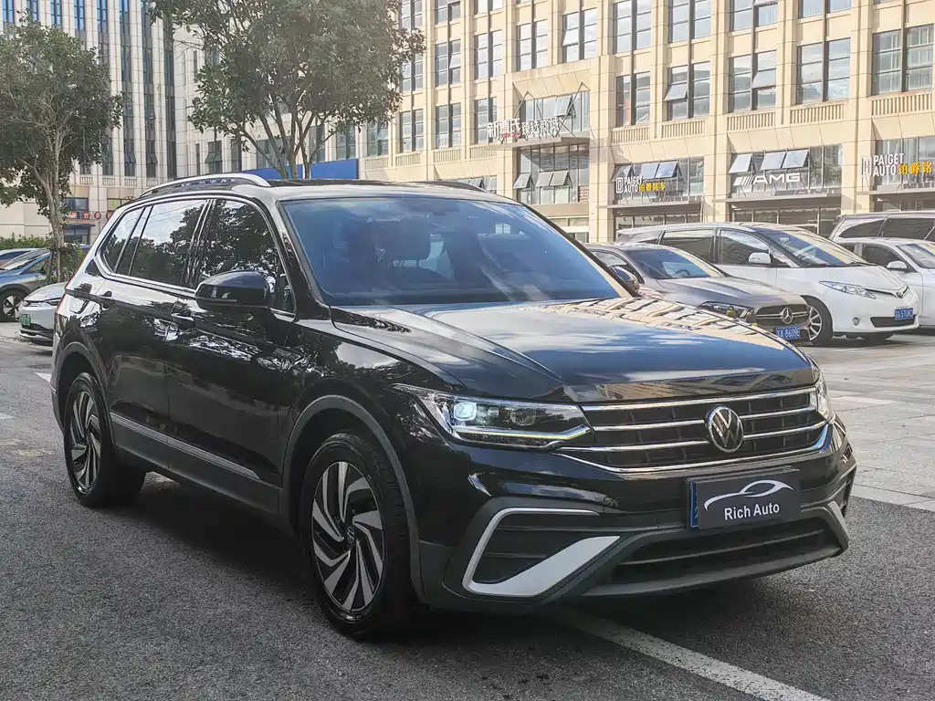 Volkswagen Tiguan L 2021 — фото 3