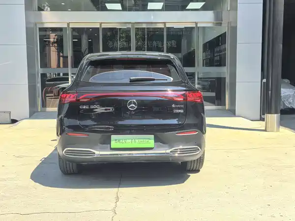 Mercedes-Benz EQE SUV 2025