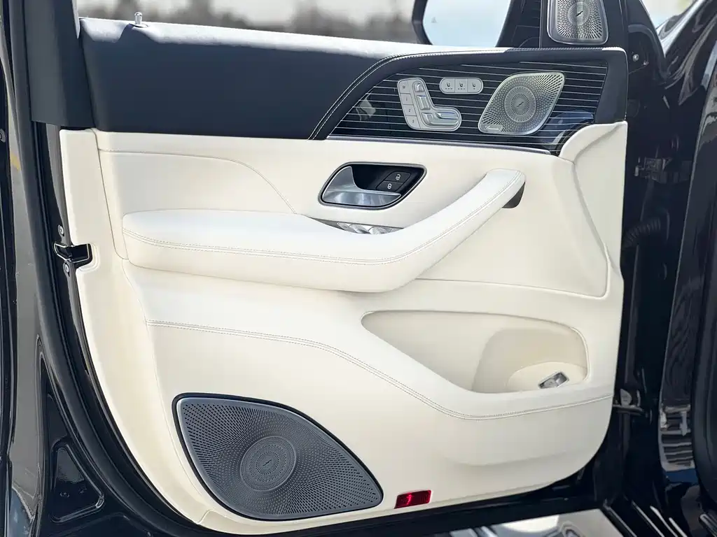 Mercedes-Benz GLS 2024 — фото 18
