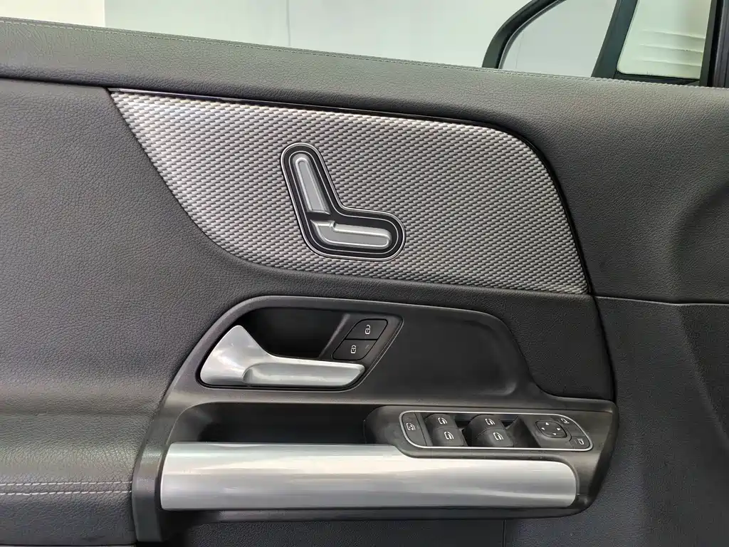 Mercedes-Benz GLA 2023 — фото 18