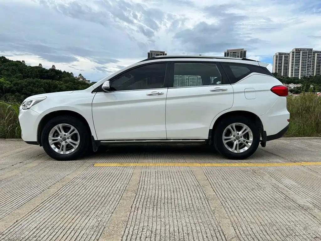 Haval M6 2018 — фото 11