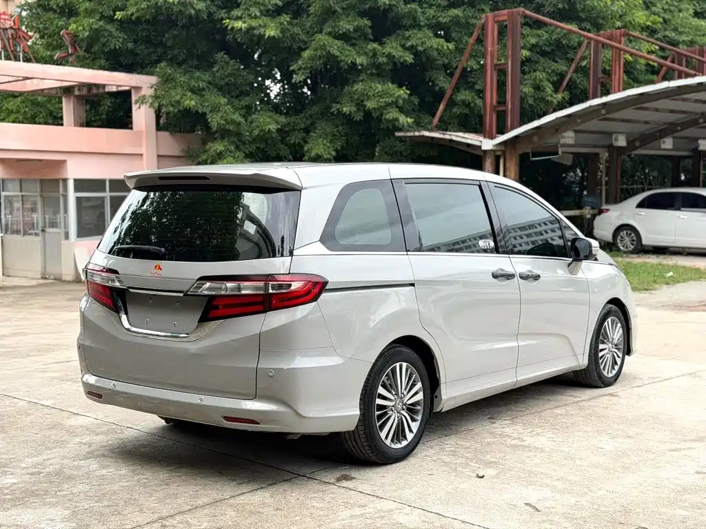 Honda Odyssey 2019 — фото 6