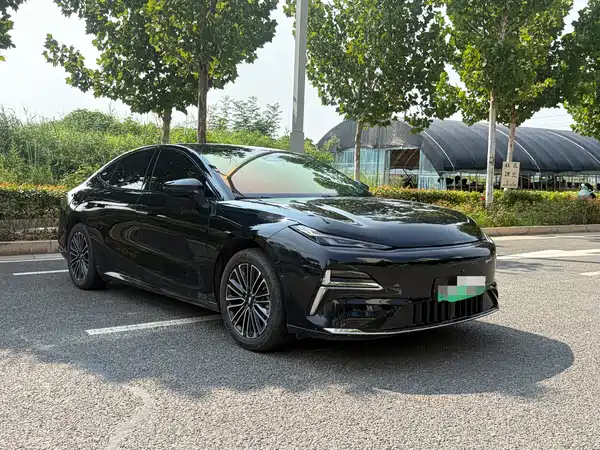 Geely Galaxy Starshine 8 2025