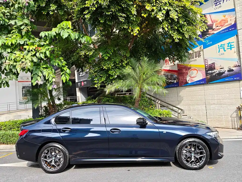 BMW 3 Series 2025 — фото 10