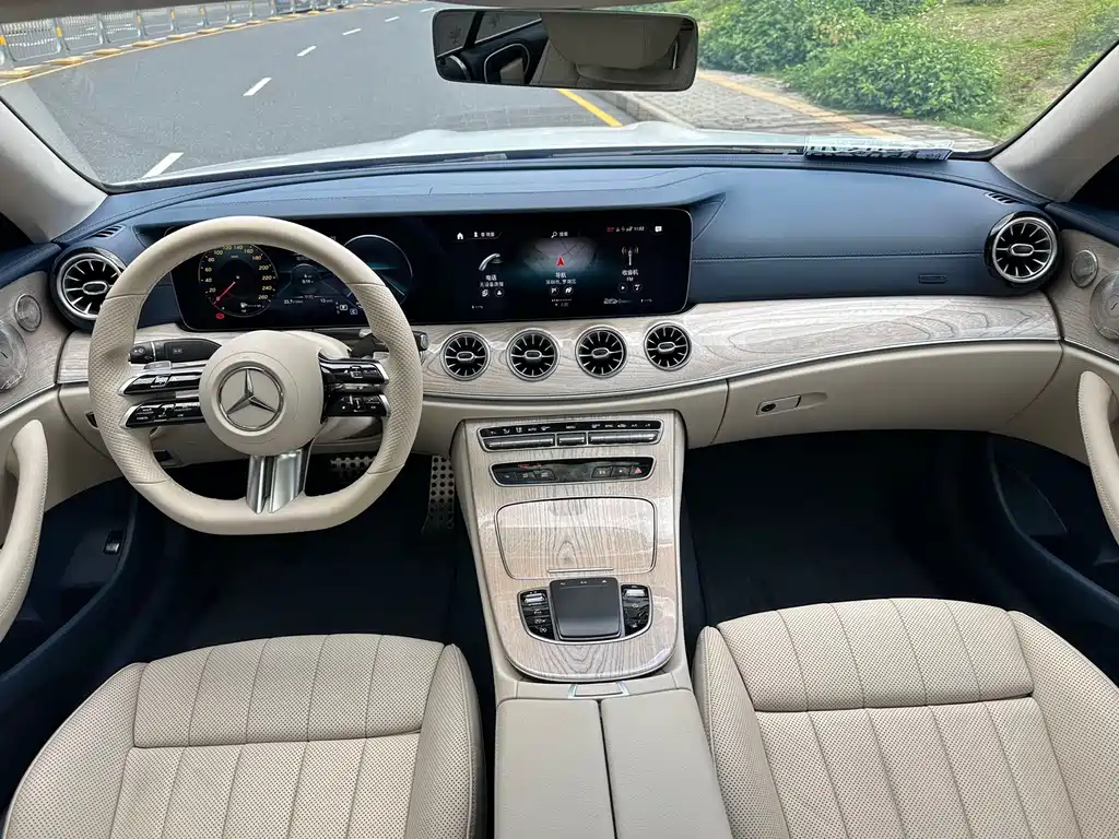 Mercedes-Benz E-Class 2022 — фото 10