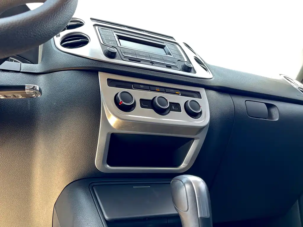 Volkswagen Tiguan 2017 — фото 15