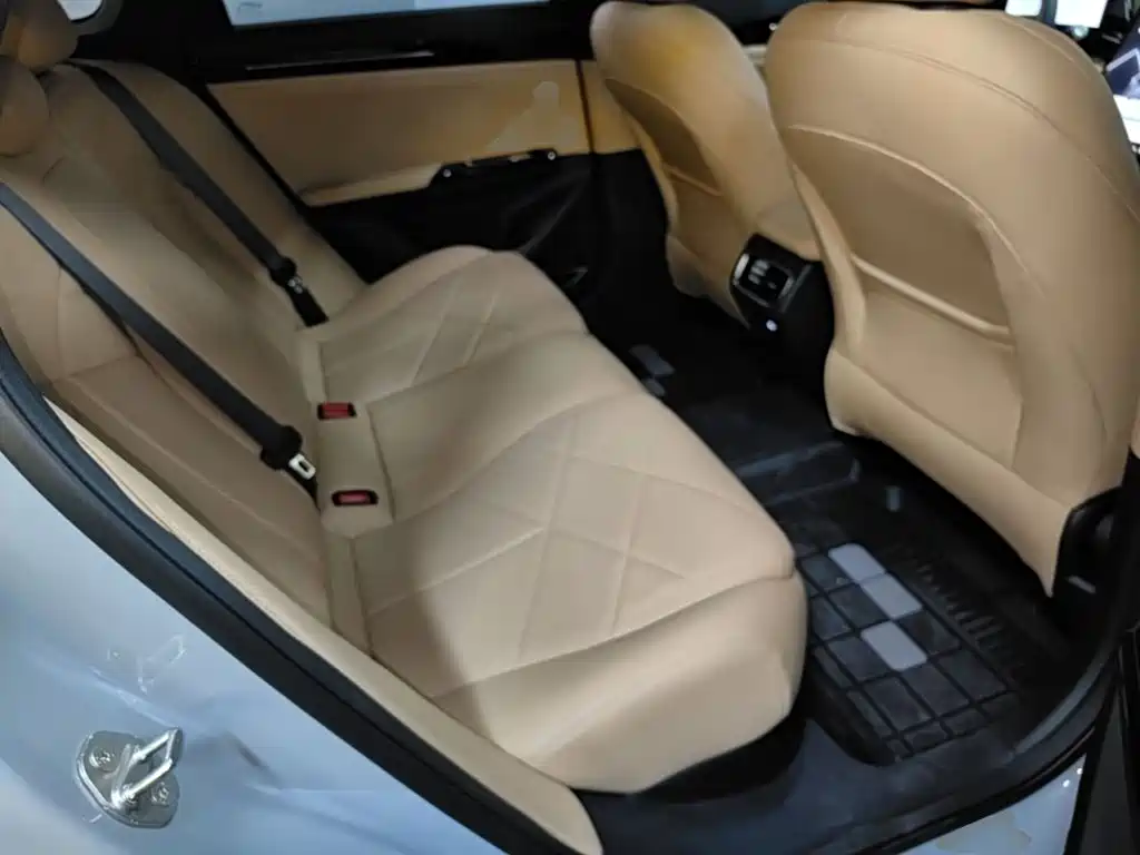 Geely Galaxy L6 2023 — фото 17