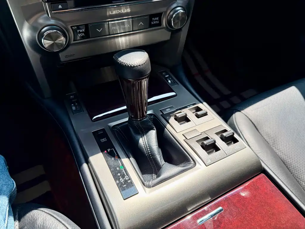Lexus GX 2019 — фото 18