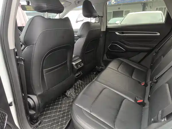 Geely Emgrand 2021