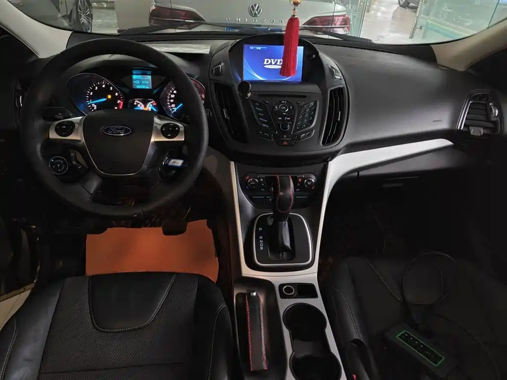 Ford Kuga 2016 — фото 10
